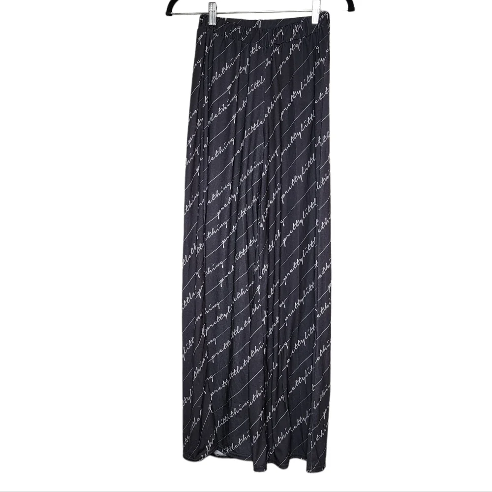 NWT PrettyLittleThing Lounge Set Grey Script Crop Top And Wide Leg Pants‎ 2 XS